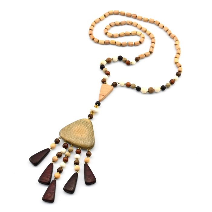 Beads made of wood with a triangle pendant, 72cm