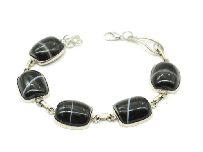 Agate bracelet, 19.5 cm.