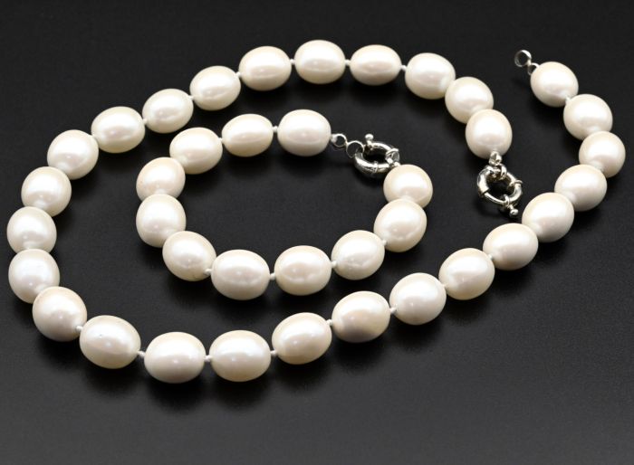 Beads, bracelet from Mallorca oval 13*15mm color white, 47; 20cm