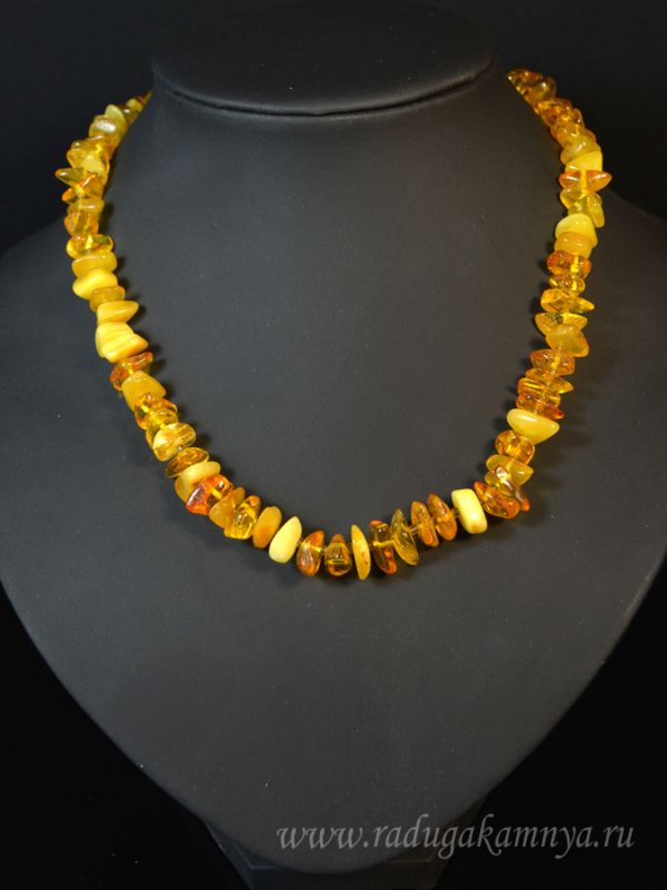 Beads made of amber, medium milk crumb, honey, 45cm