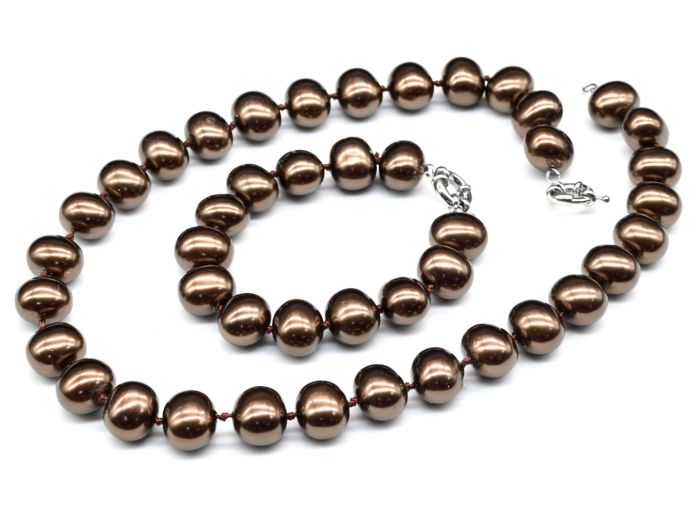 Beads, bracelet from Mallorca oval 15*13mm color.chocolate, 46; 20cm