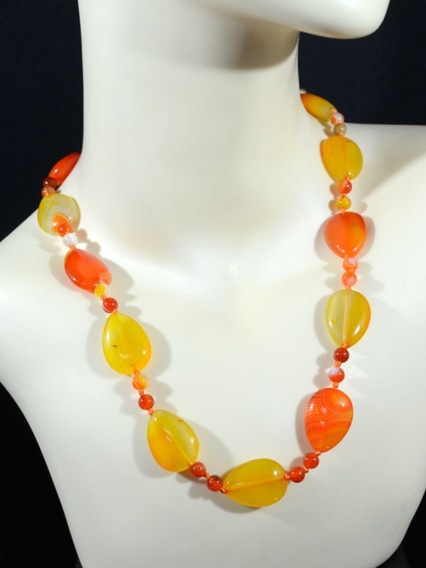 Beads made of tinted agatedrop 18*25mm, ball 6mm color orange, 55cm