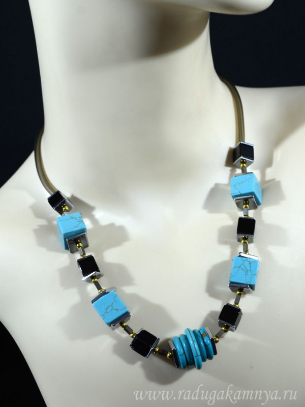 Necklace on a lace cube with turquoise and black agate 12mm , 48cm