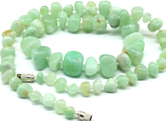 Beads made of Chrysoprase galtovka for magnification, 53cm, 63.3g