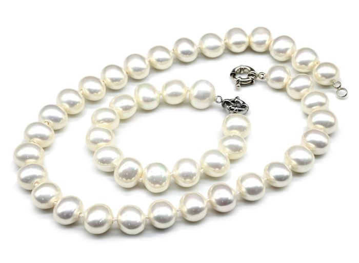 Beads, bracelet from Mallorca oval 15*13mm color white-mother-of-pearl, 46; 20cm