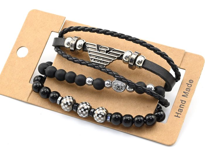 A set of men's braided leather bracelets, 18-21cm