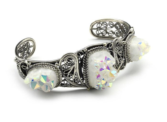 Rhinestone bracelet brush with titanium coating, 20 cm.