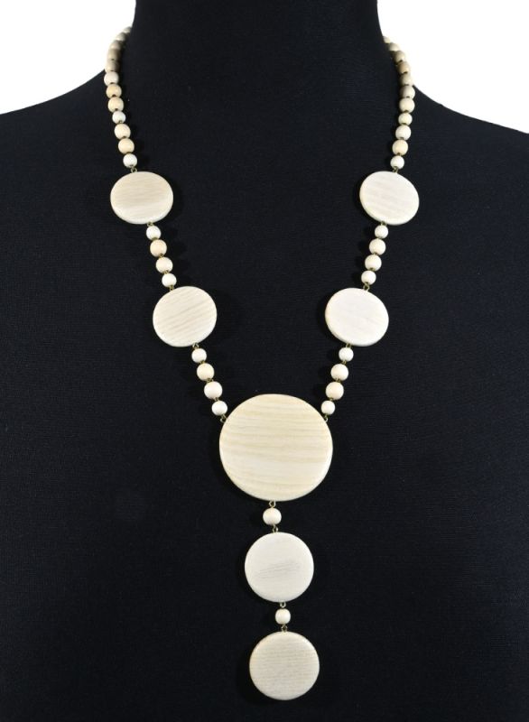 Beads made of wood with a Romantic pendant, 55cm