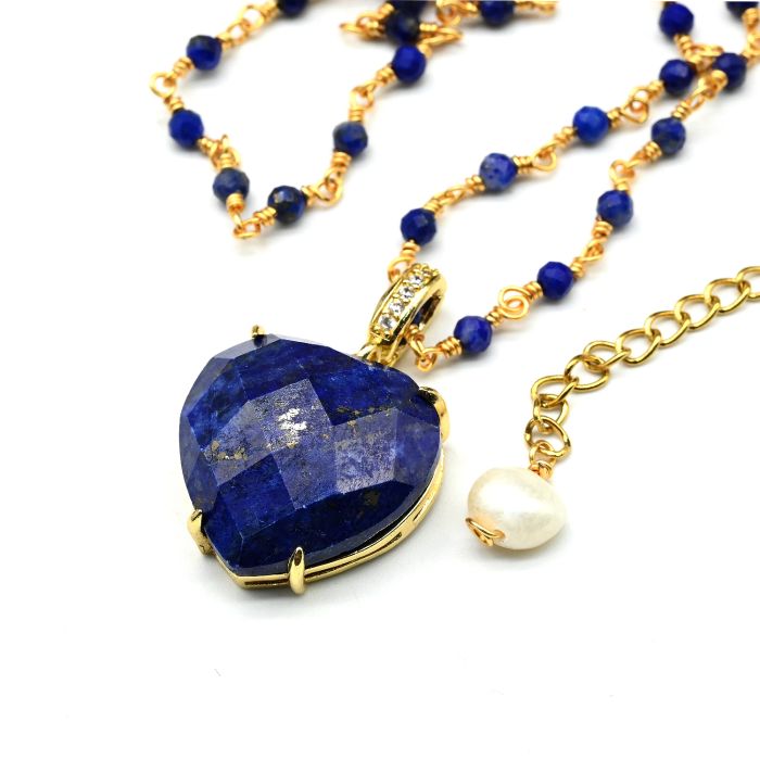 Beads with a Heart pendant made of lapis lazuli, 88cm