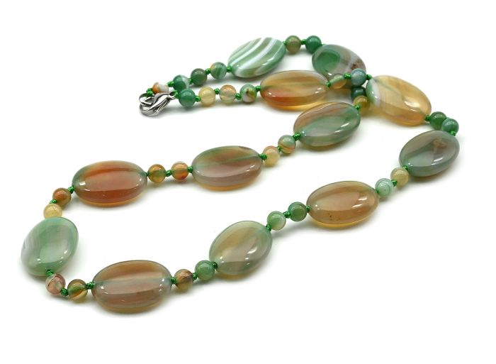 Beads made of tinted agateoval 18*25mm, ball 6mm color.St. green, 55cm