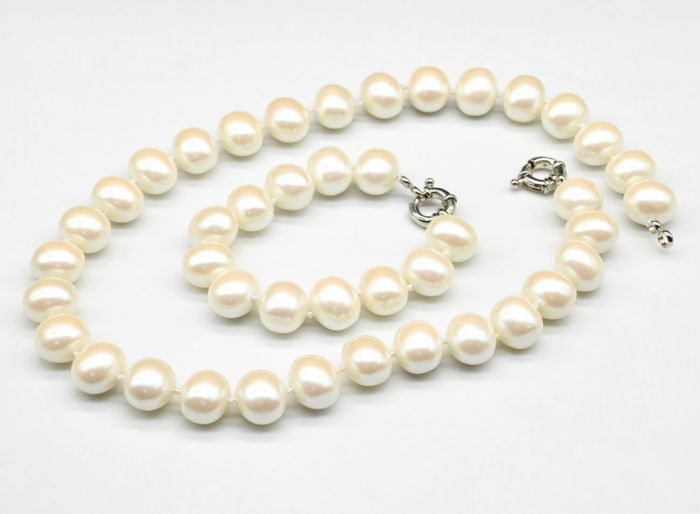 Beads, bracelet from Mallorca oval 15*13mm color white, 46; 20cm