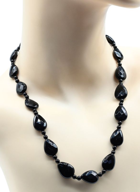 Beads made of black onyx drop gr.13*18mm, ball 4mm, 50cm