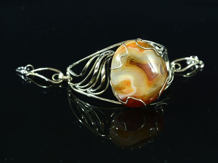 Sardonyx bracelet, 18.5 cm.