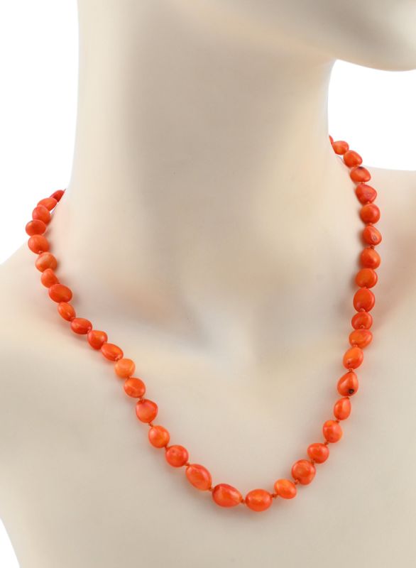 Beads made of orange coral galtovka 7-9mm, 47cm.