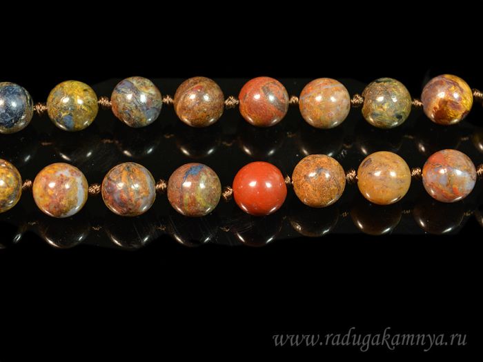 Beads made of Petersite ball 8.5mm, 51cm, 41.3g