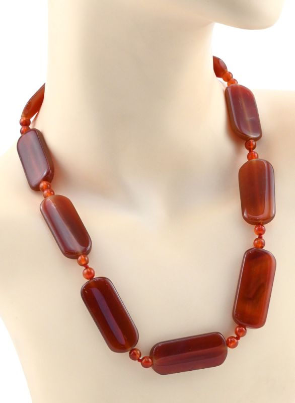 Beads made of carnelian T.a rectangle covered with 15*40mm, a ball of 6mm, 51cm